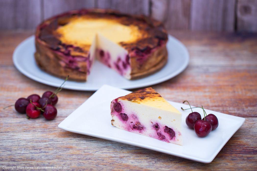 Käsekuchen mit Kirschen